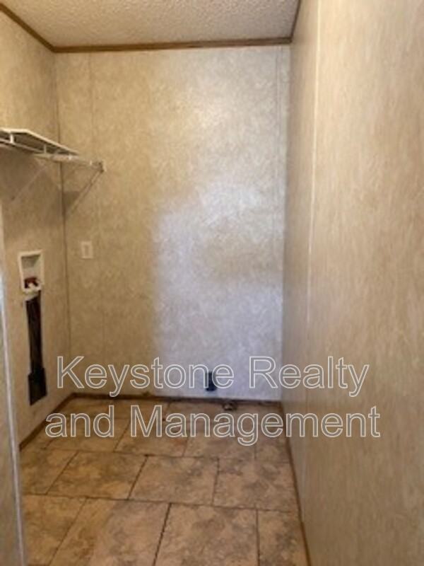 726 Trevor Lane - Photo 7 of 9