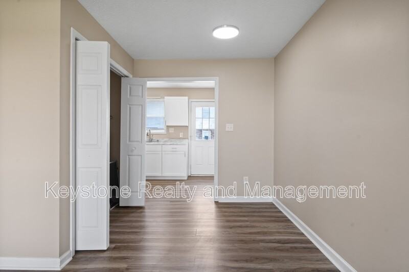 290 Thompsonville Lane #303 - Photo 4 of 15
