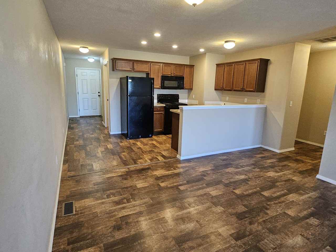 554 Welch St - Photo 2 of 21