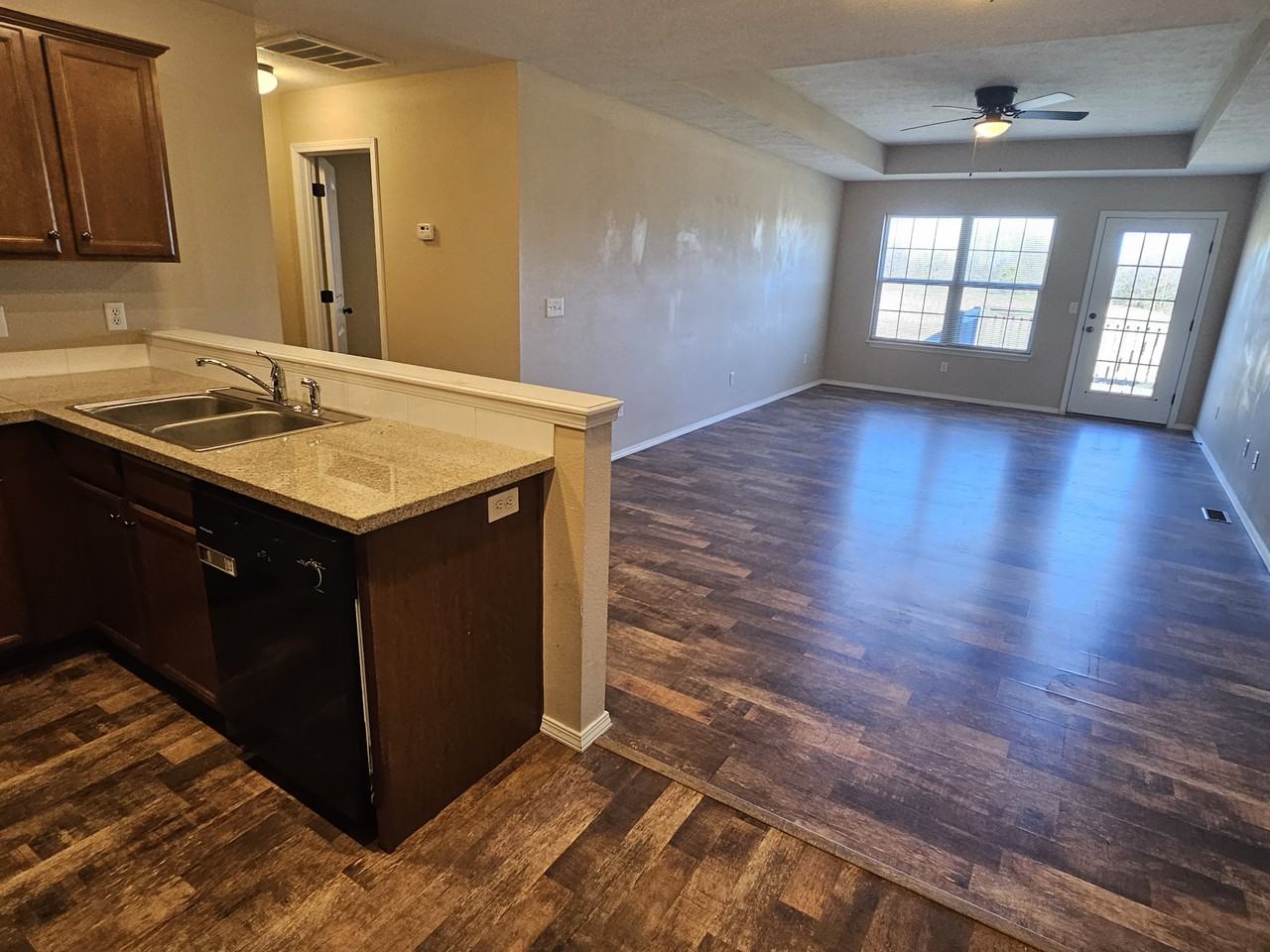 554 Welch St - Photo 5 of 21