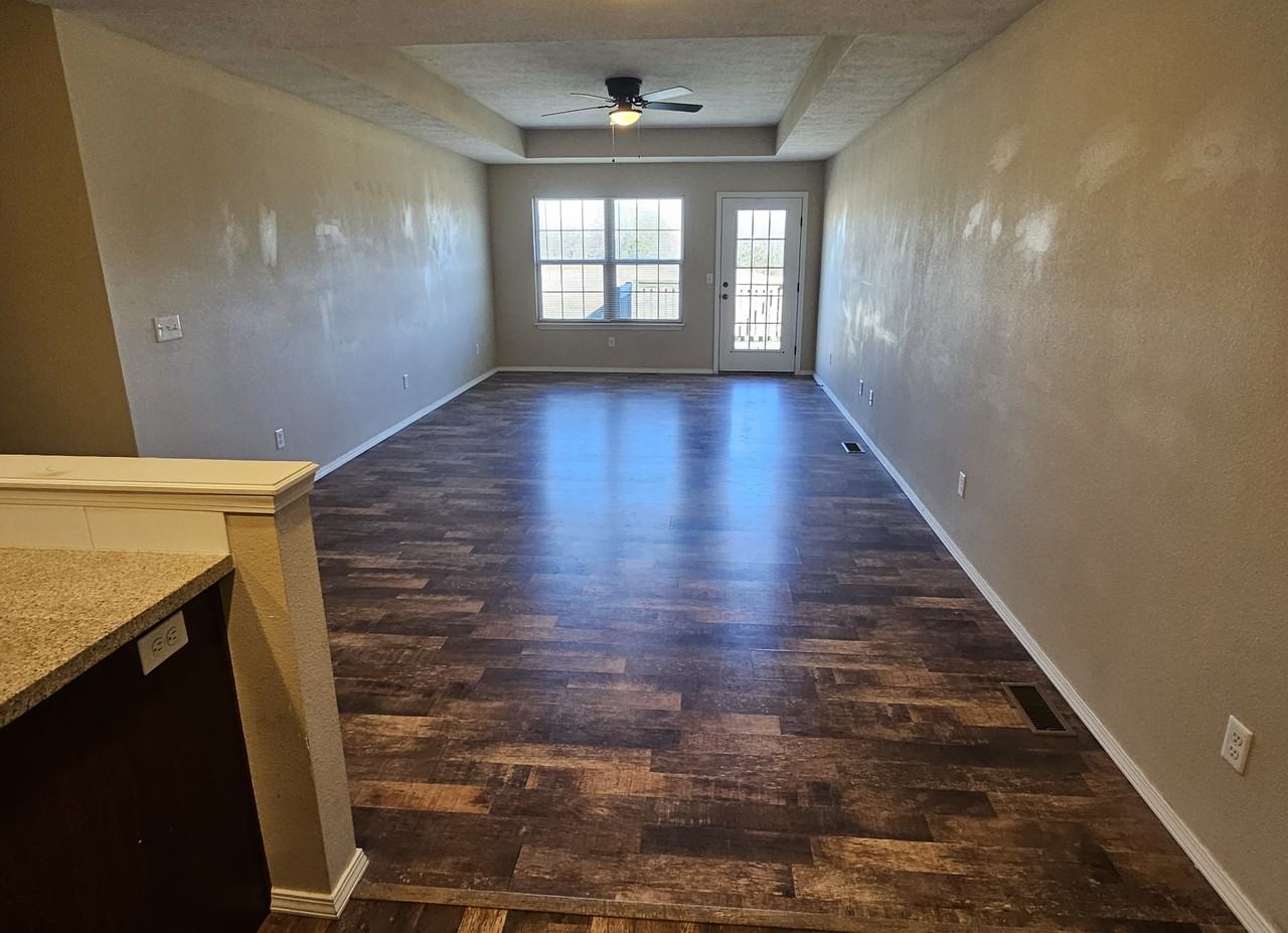 554 Welch St - Photo 6 of 21