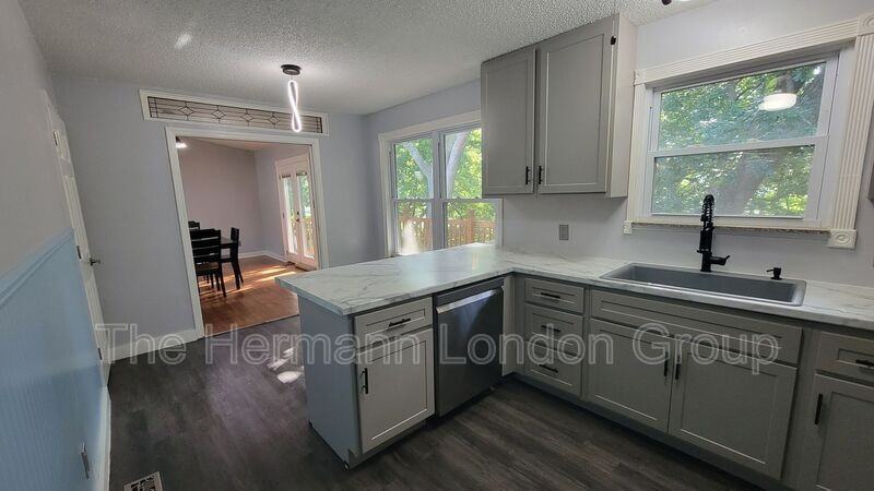 2018 San Pedro Dr - Photo 7 of 16