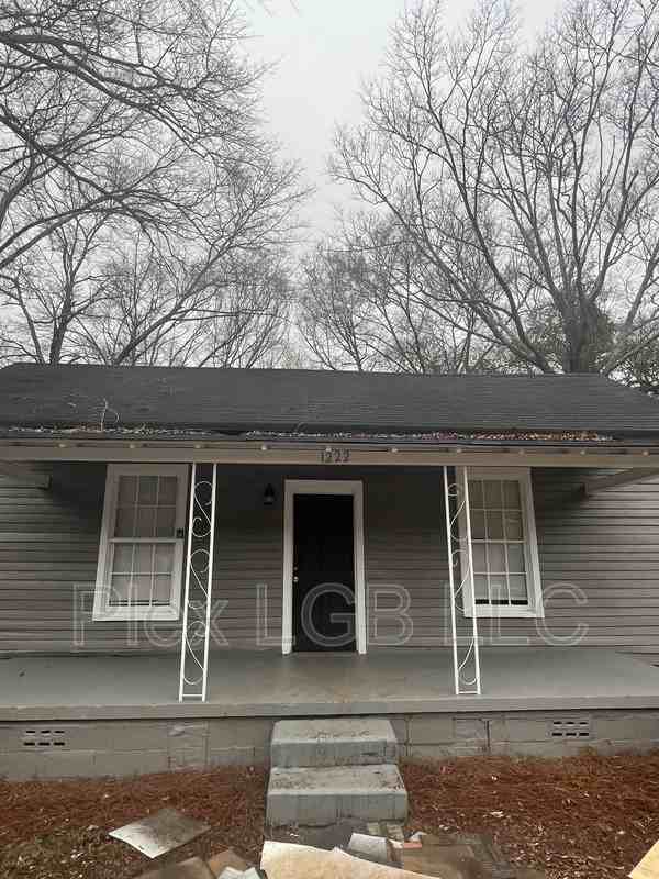 1222 Troup St