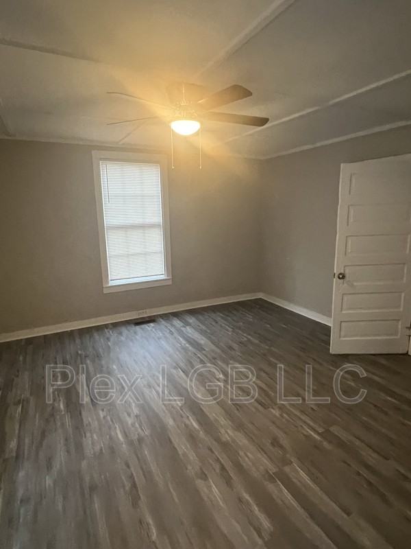 1222 Troup St - Photo 3 of 7