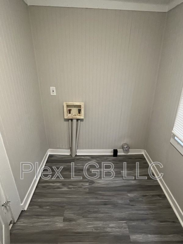 1222 Troup St - Photo 4 of 7