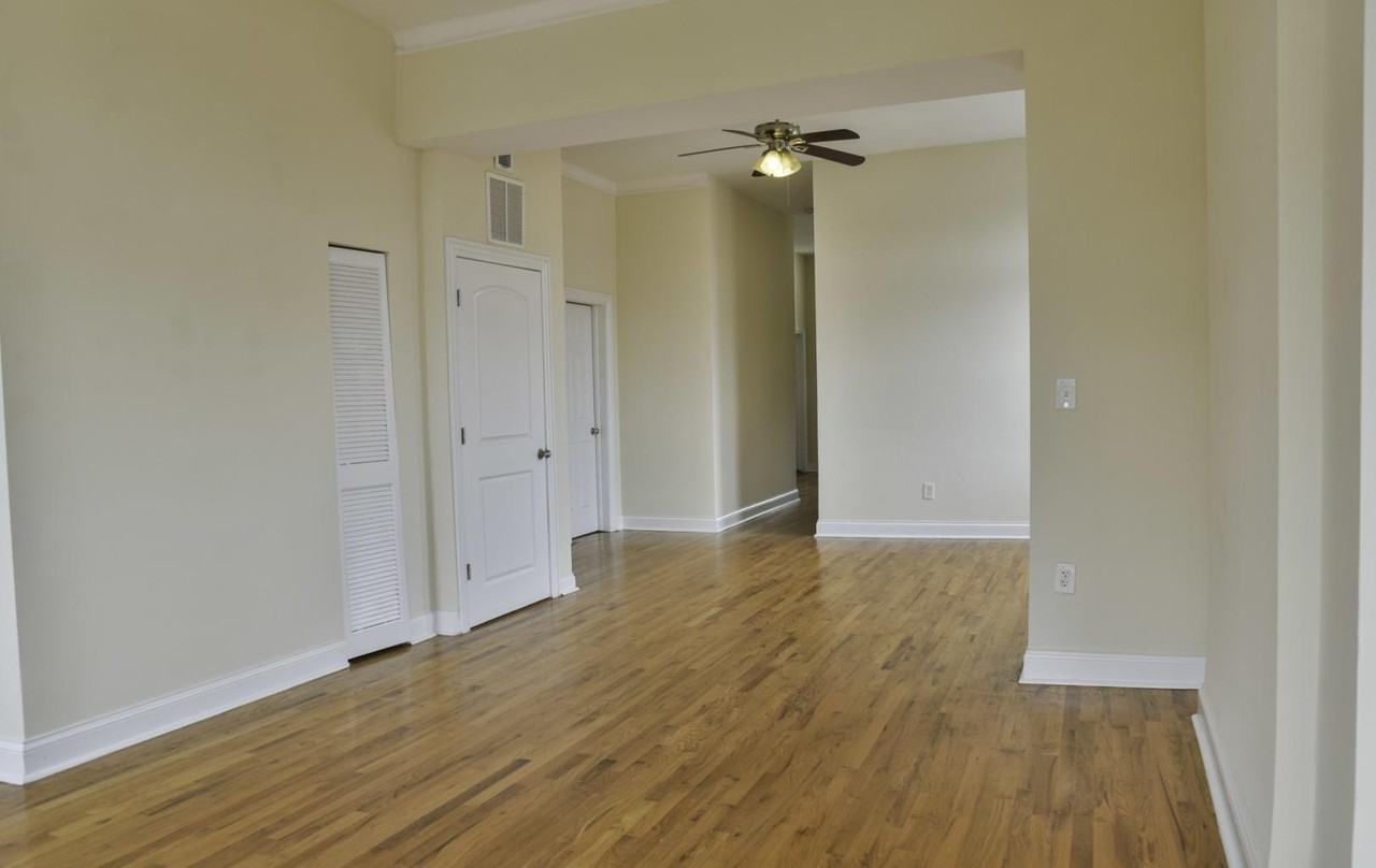 3358 N Sheffield Ave #2 - Photo 3 of 17