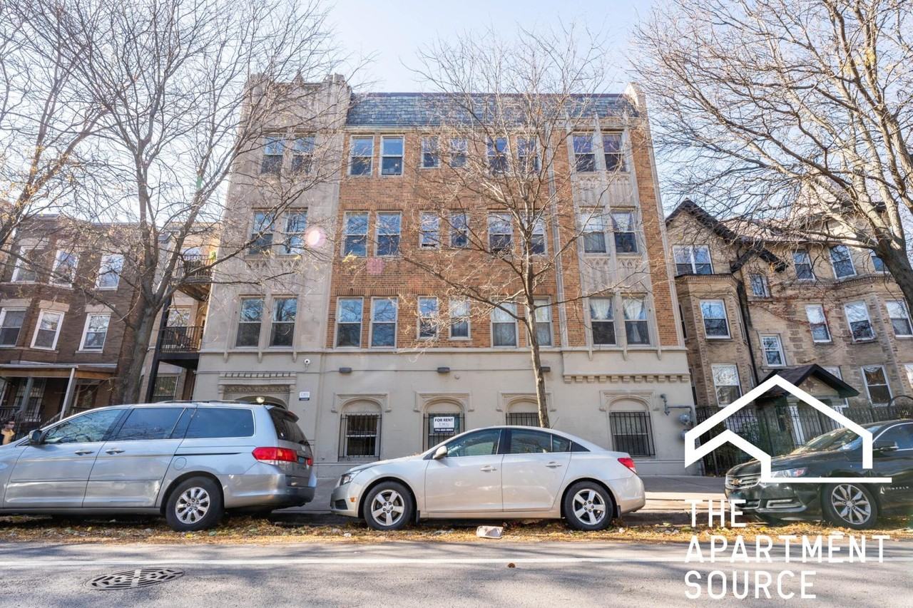 5054 N Winthrop Ave #205 - Photo 7 of 9