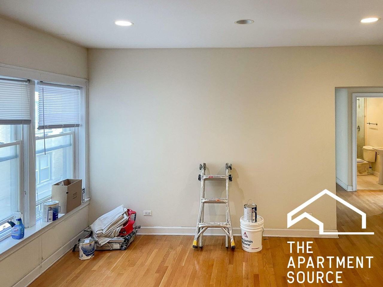 3918 N Pine Grove Ave #2 - Photo 2 of 14