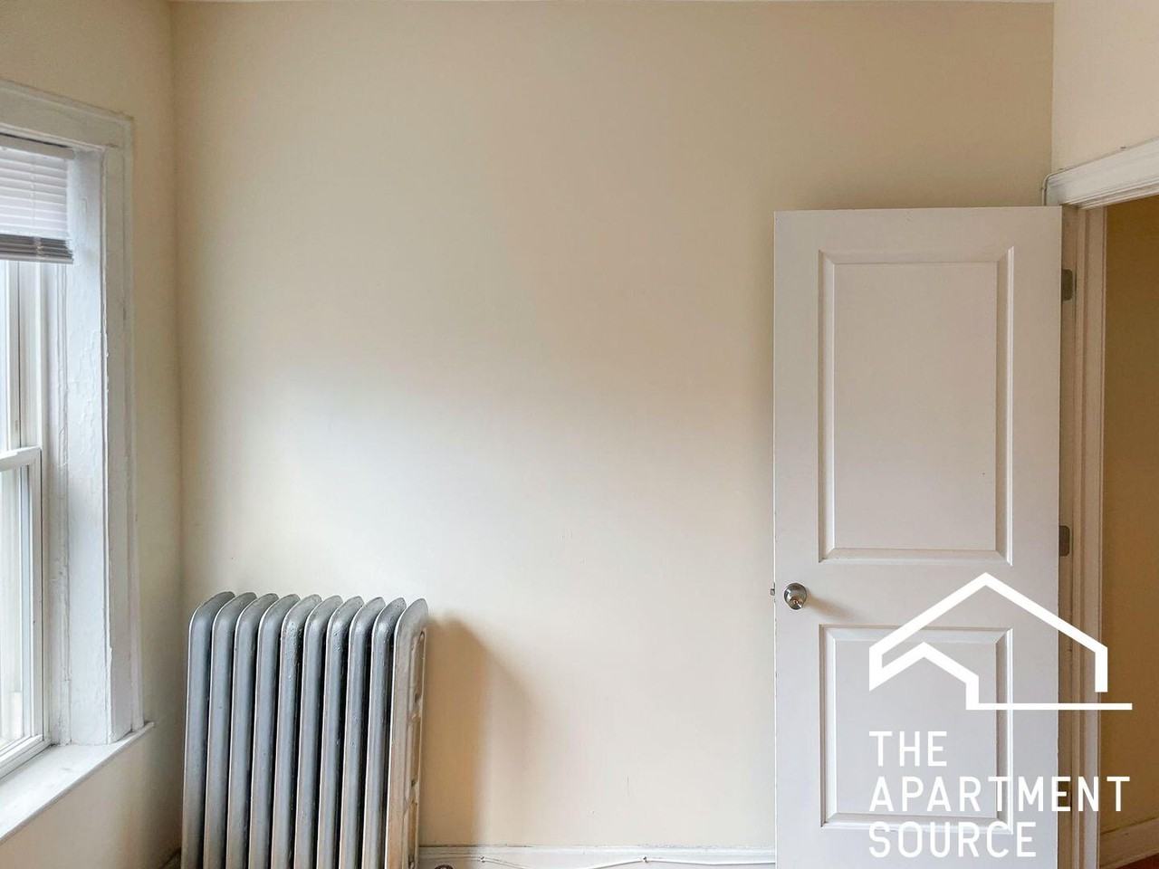 3918 N Pine Grove Ave #2 - Photo 5 of 14