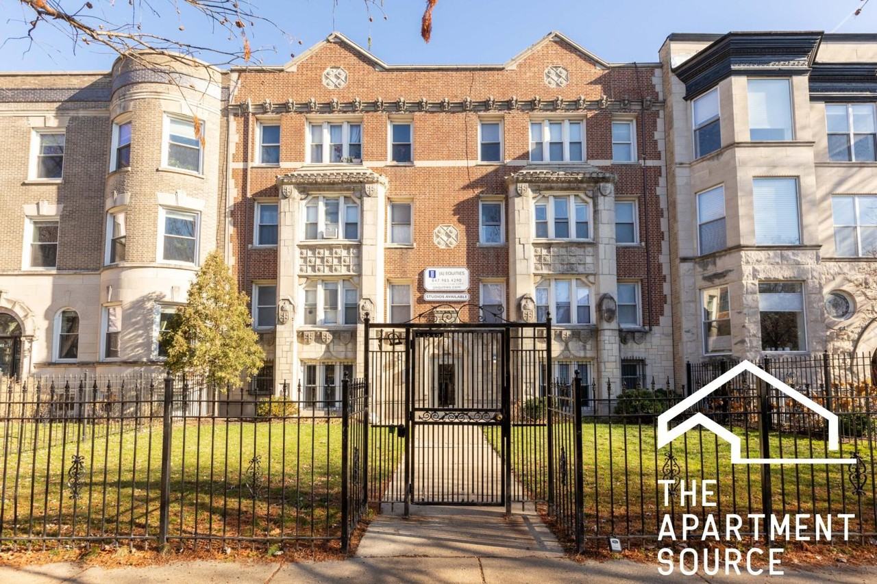 4735 N Beacon St #104 - Photo 6 of 9