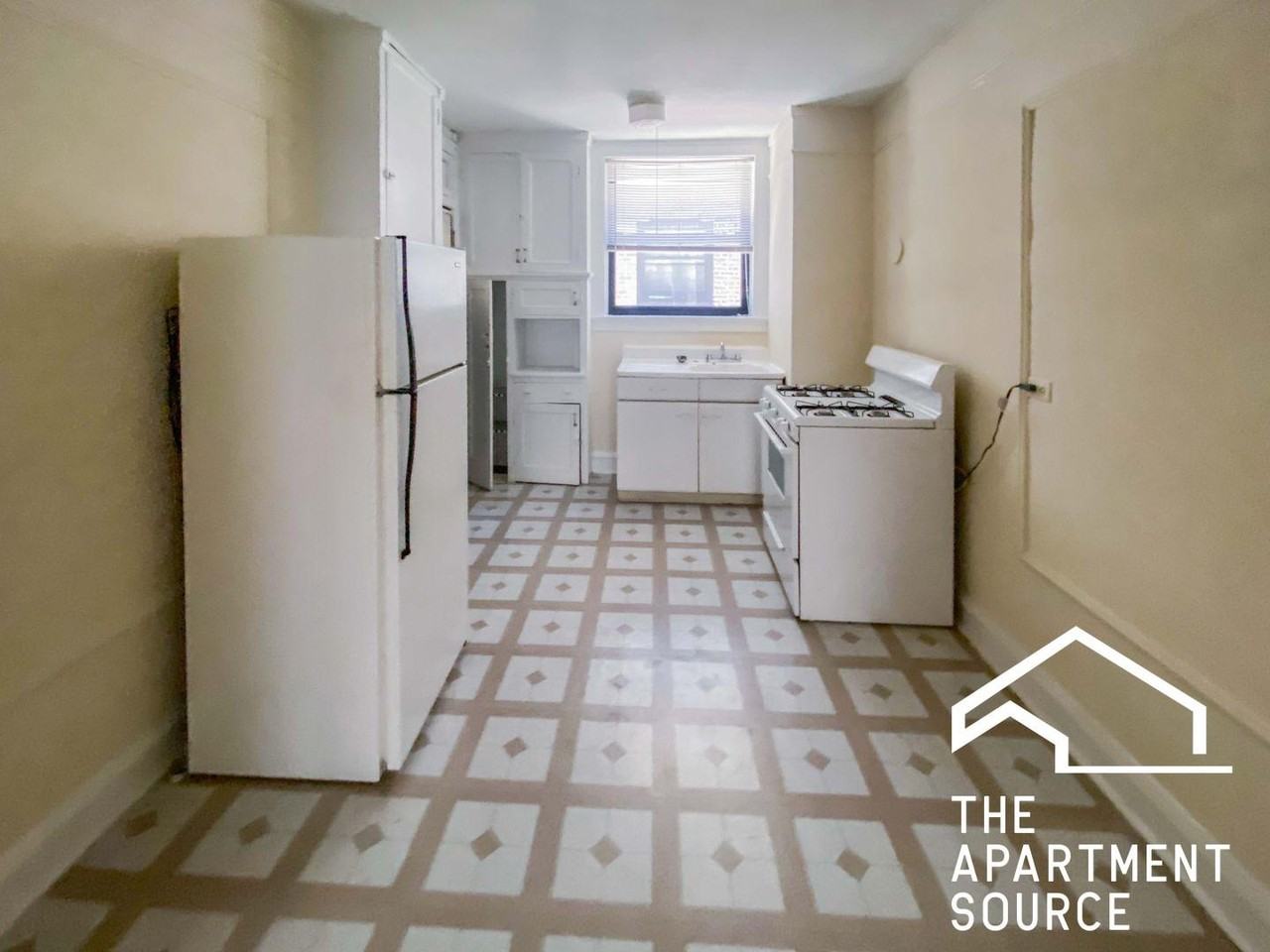 1944 W Wilson Ave #1M