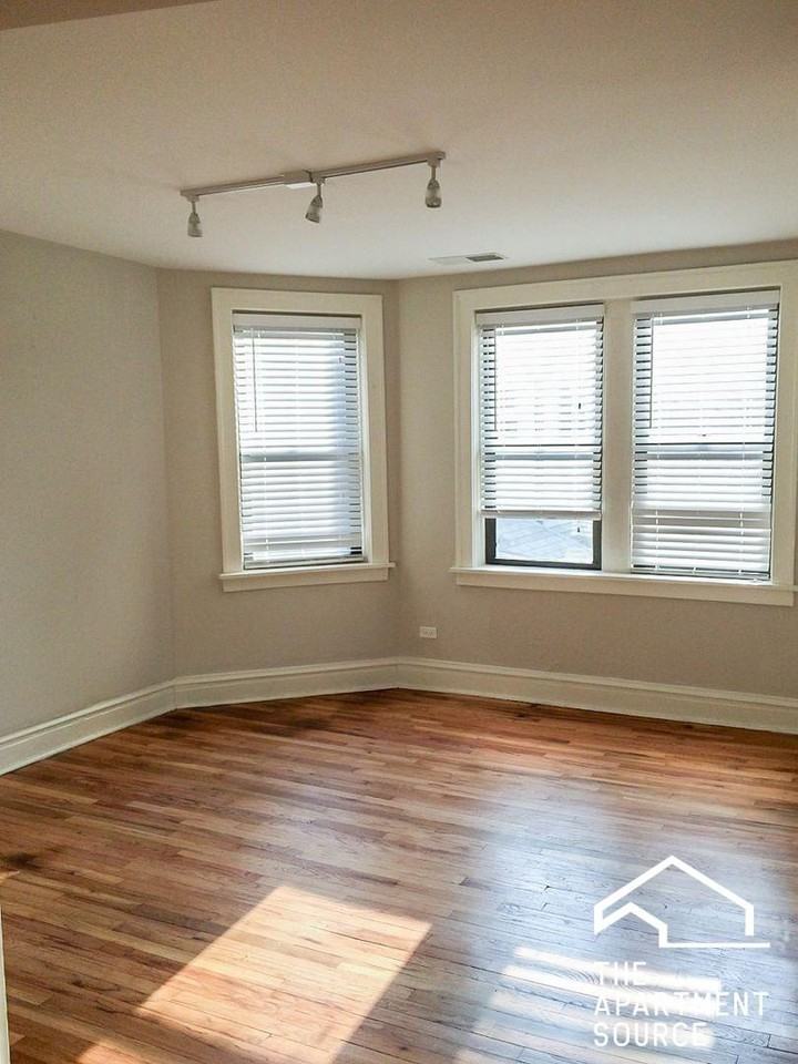 2231 W Wilson Ave #2 - Photo 2 of 9