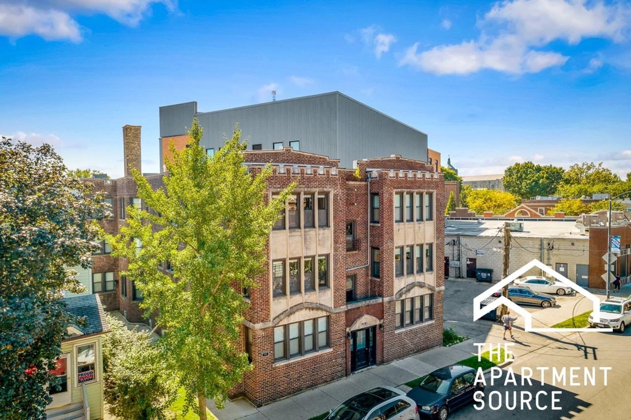 2231 W Wilson Ave #2 - Photo 6 of 9