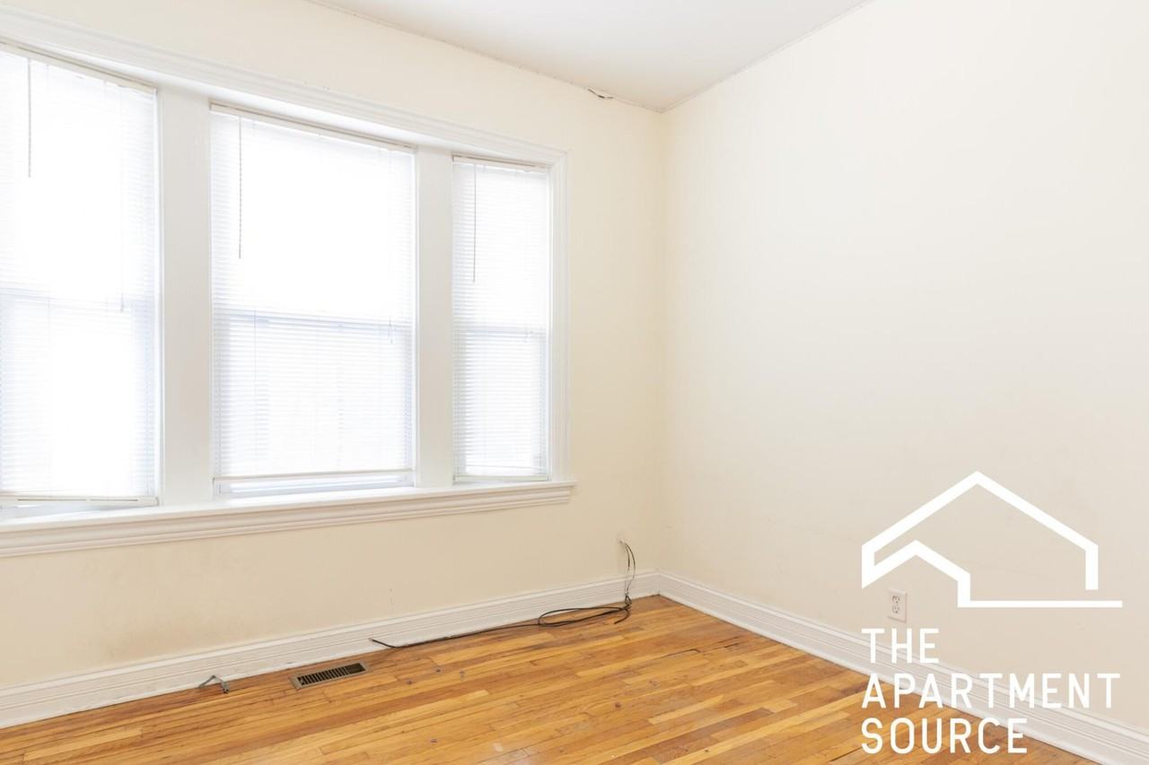 3820 N Sheffield Ave #1 - Photo 7 of 20