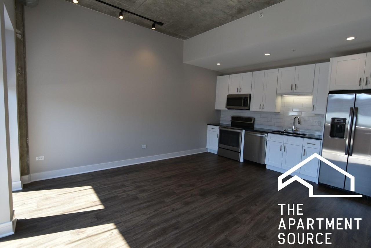 3833 N Broadway St #514 - Photo 3 of 36
