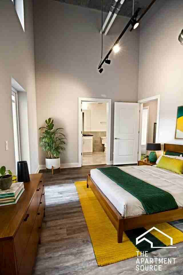 3833 N Broadway St #224 - Photo 3 of 37