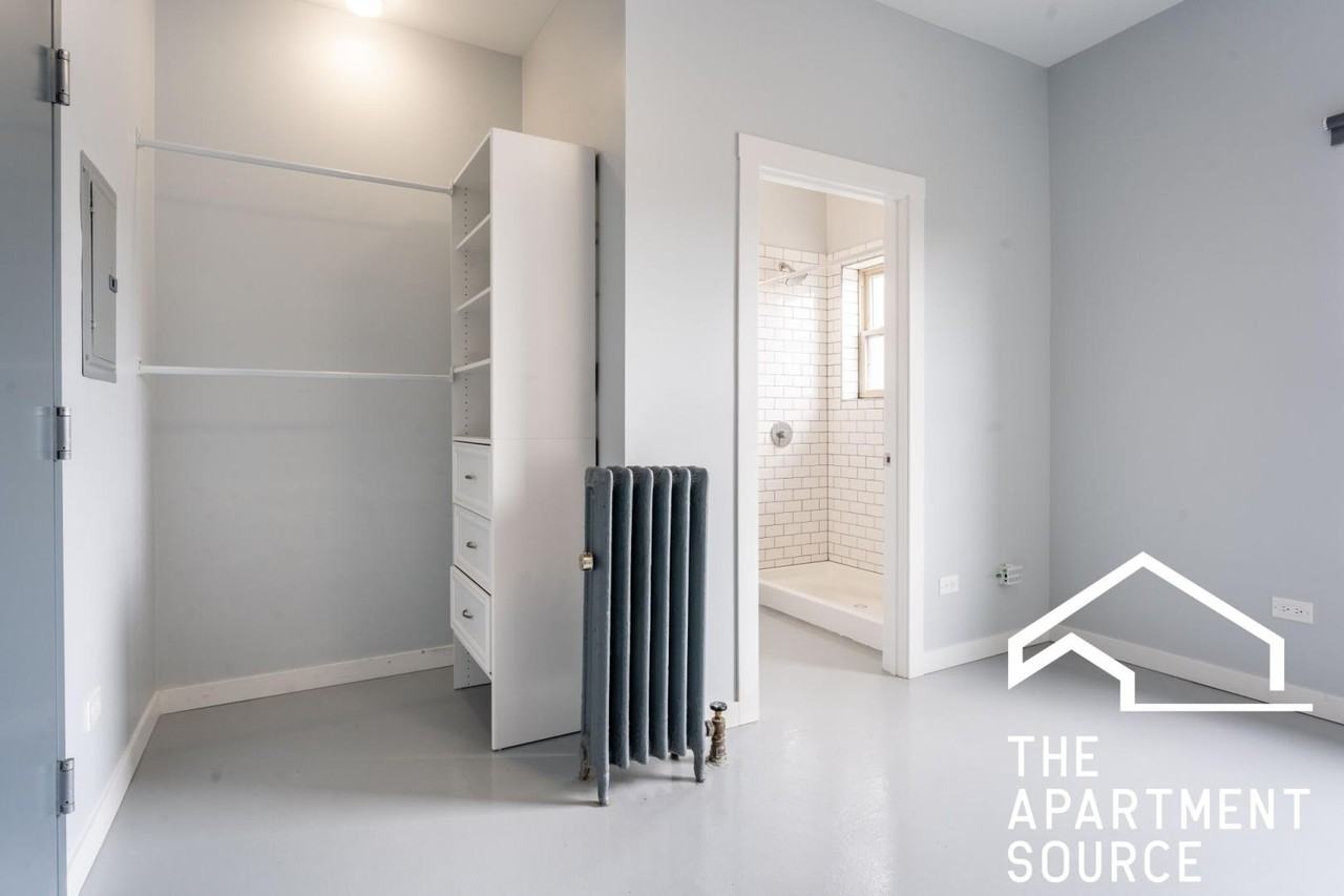 4700 N Racine Ave #305 - Photo 4 of 35