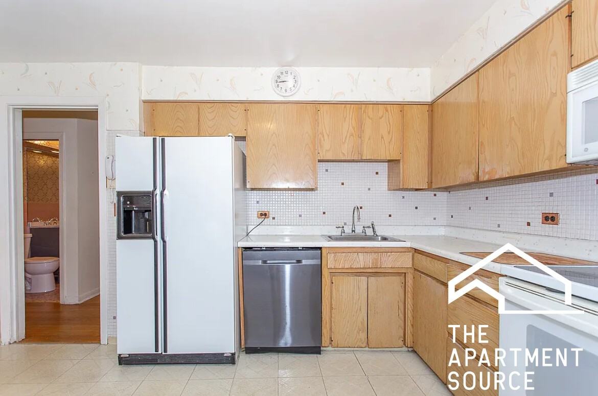 7407 N California Ave - Photo 2 of 16