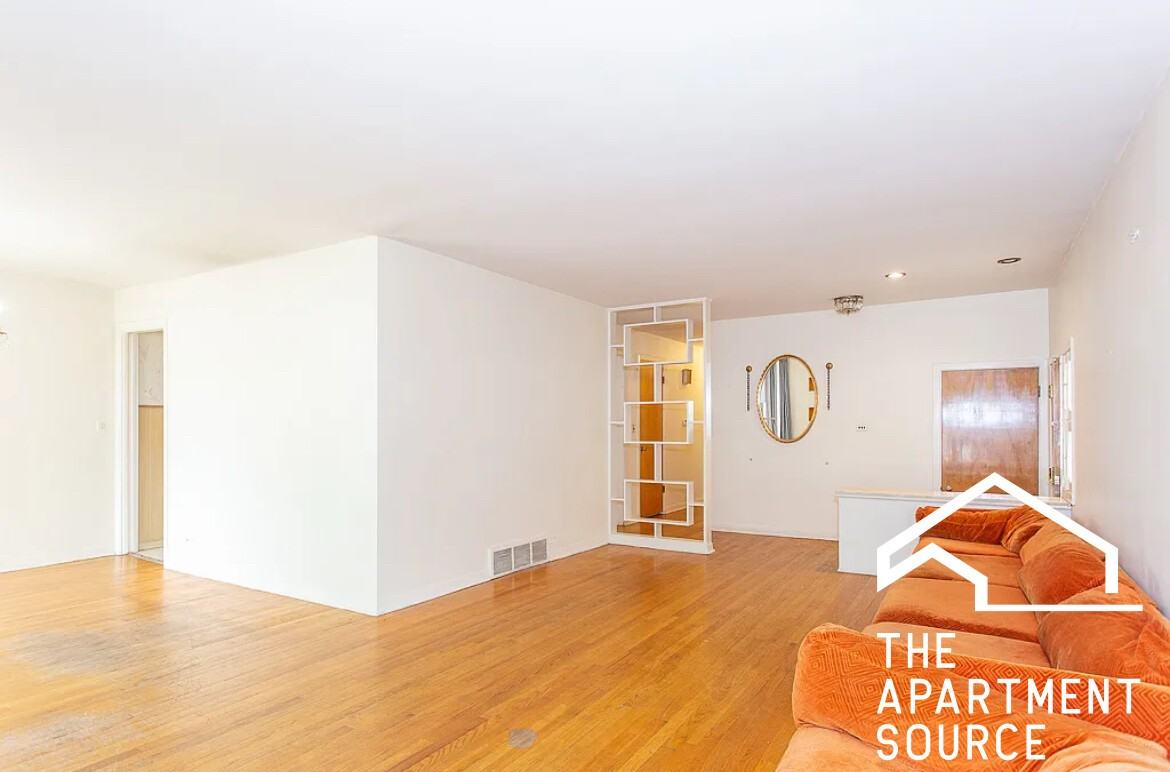 7407 N California Ave - Photo 3 of 16