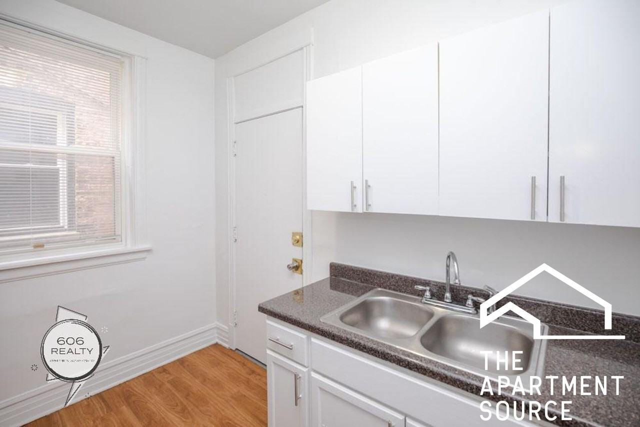 6254 S Western Ave #3I - Photo 2 of 7