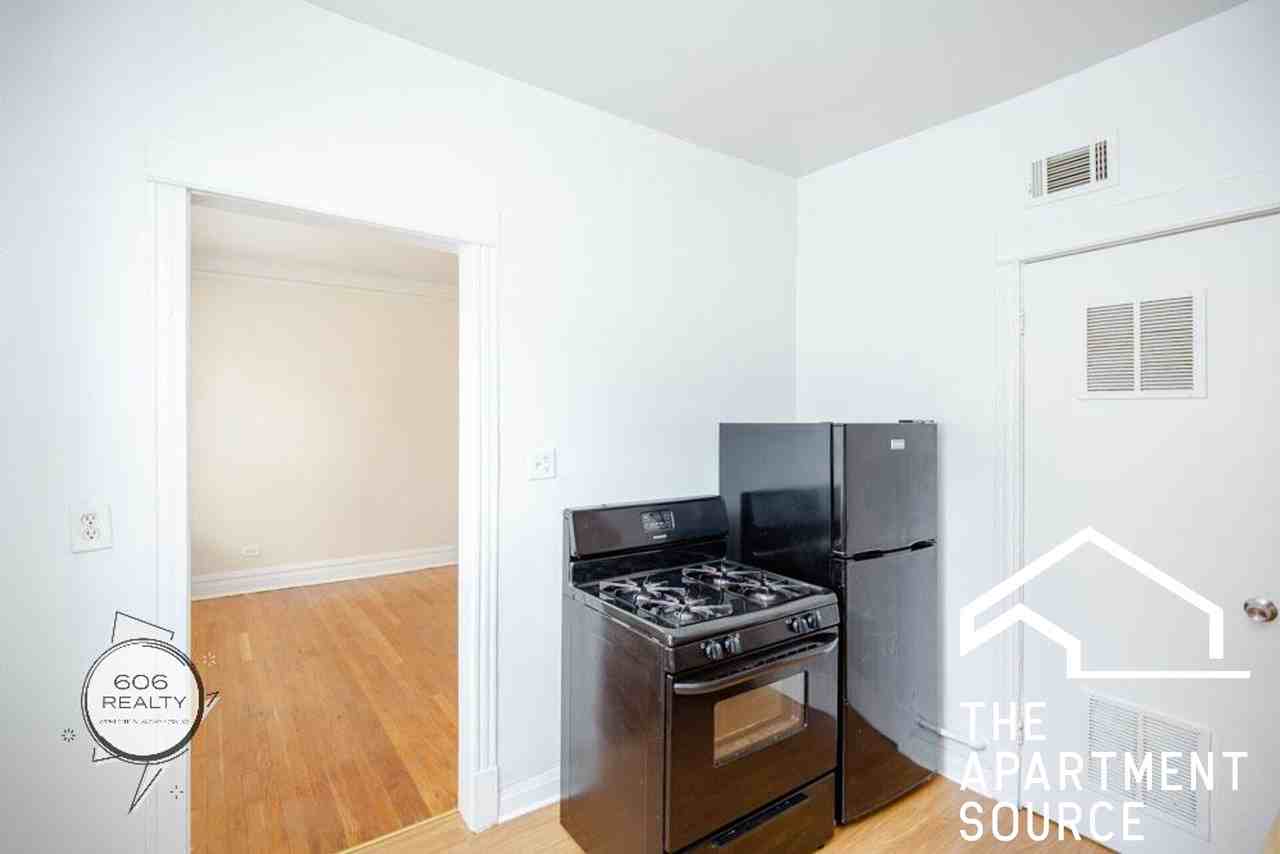 6254 S Western Ave #3I - Photo 3 of 7