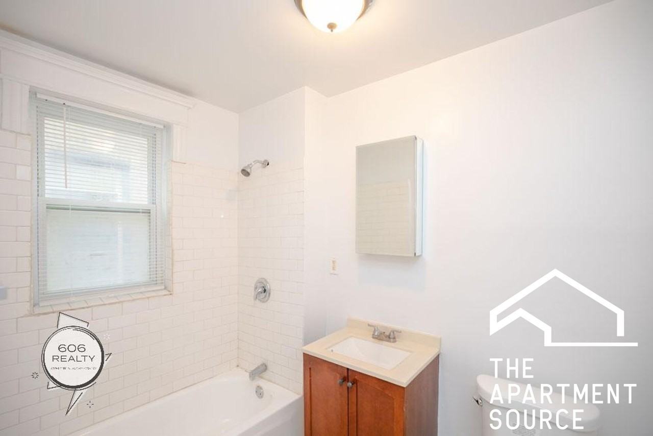 6254 S Western Ave #3I - Photo 6 of 7