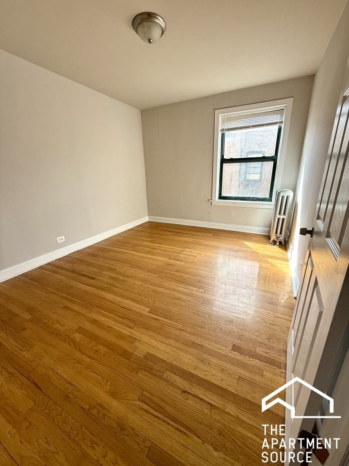 2211 E 69th St #3 - Photo 6 of 10