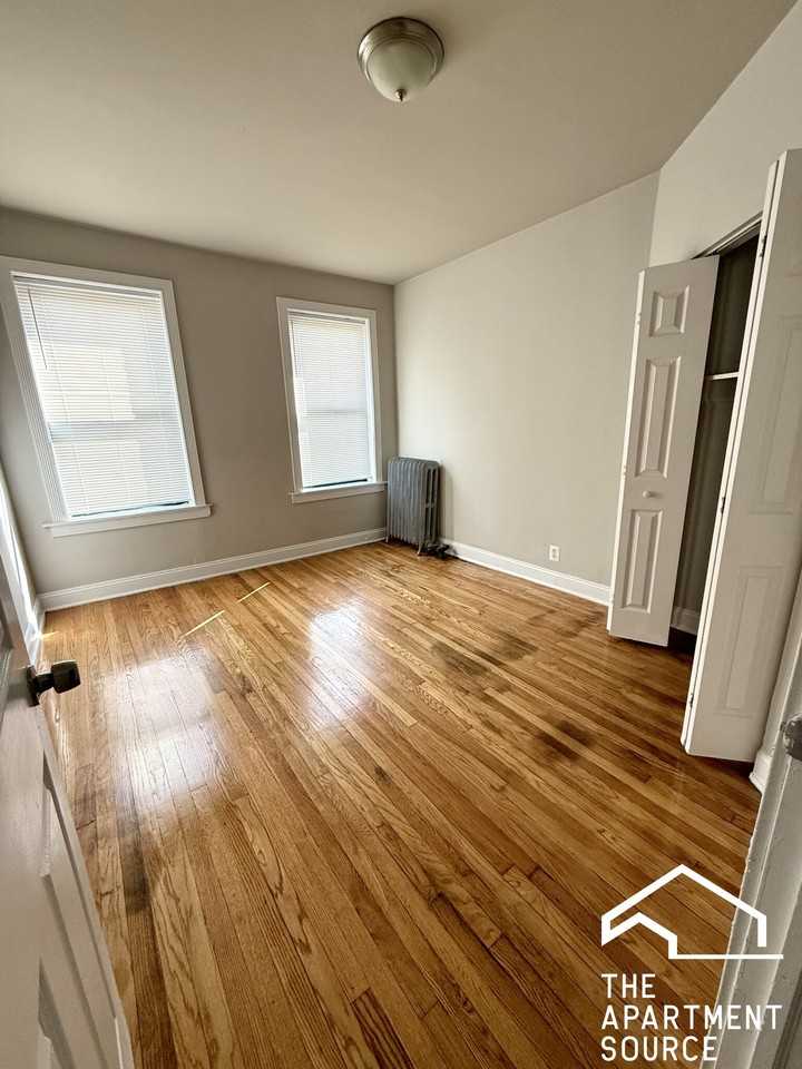 2211 E 69th St #3 - Photo 7 of 10