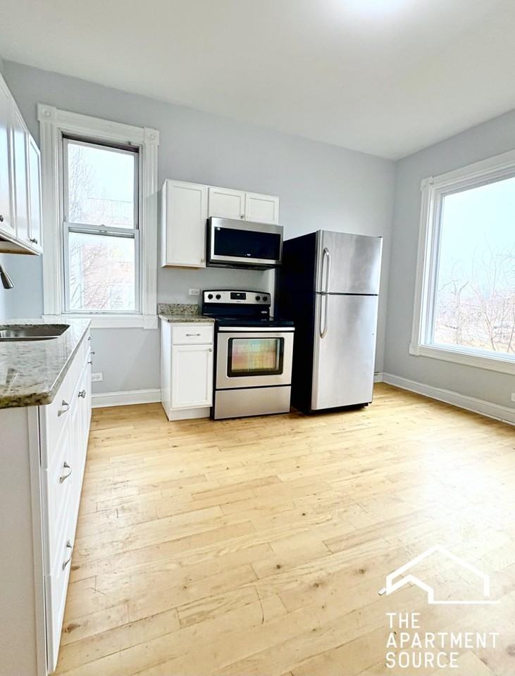 208 N Kolin Ave #3 - Photo 2 of 19