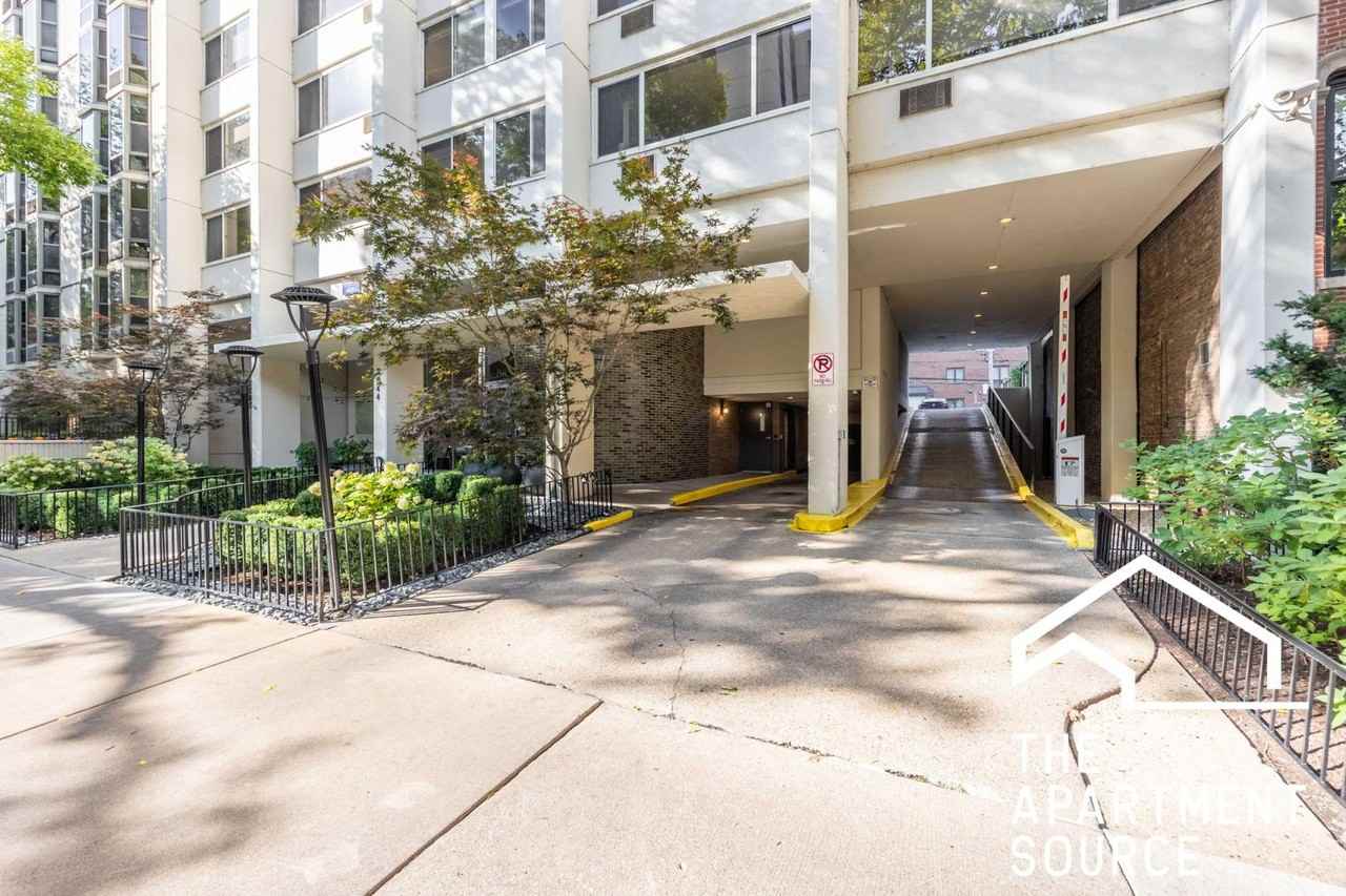 1344 N Dearborn St #04B - Photo 7 of 18