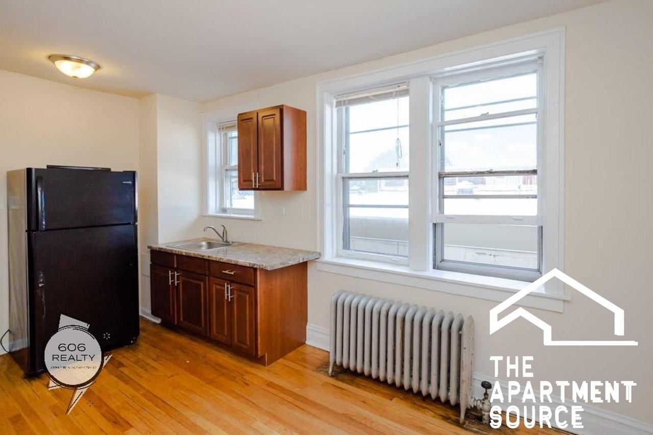 5017 W Cermak Rd #5 - Photo 2 of 8
