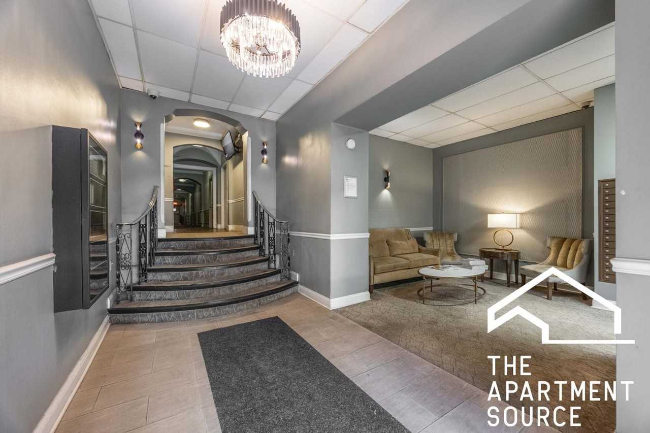 661 W Sheridan Rd #507 - Photo 7 of 9