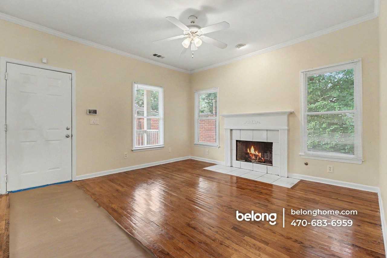 711 Meldrum St Nw - Photo 6 of 20