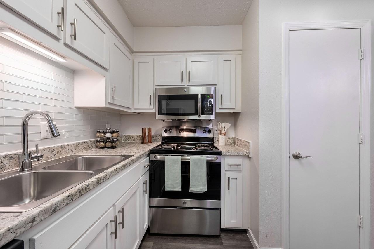 Chase Cove Apartments - Photo 3 of 50