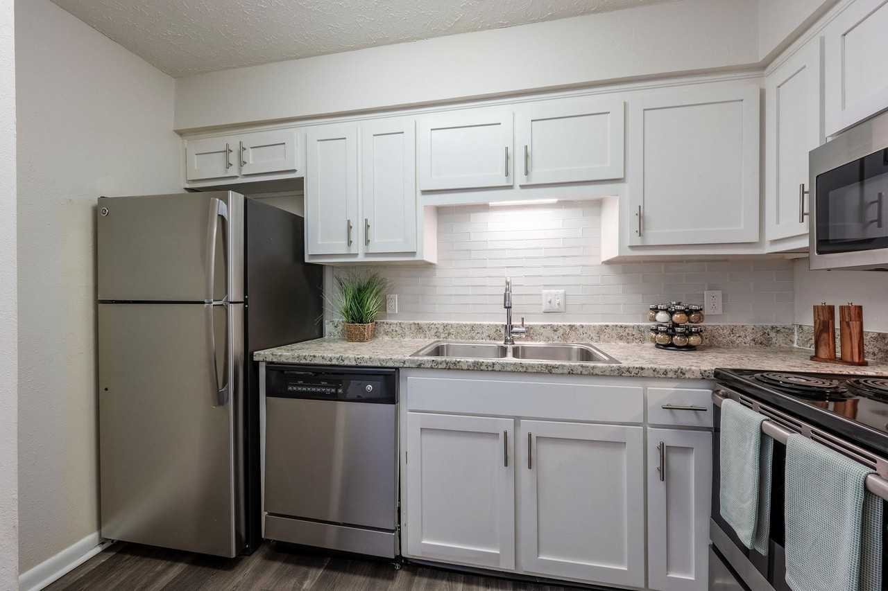Chase Cove Apartments - Photo 5 of 50