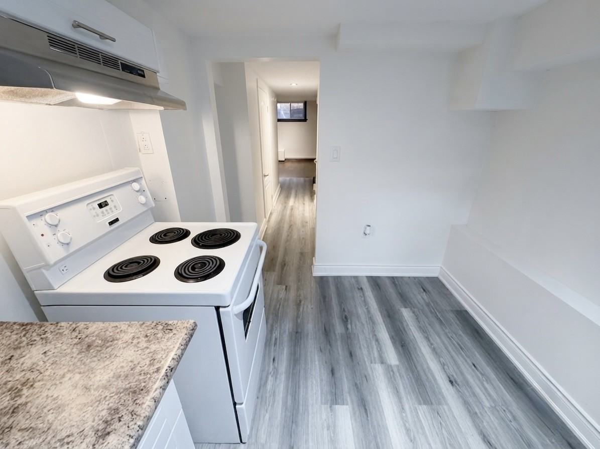 909 Palmerston Ave - Photo 3 of 13