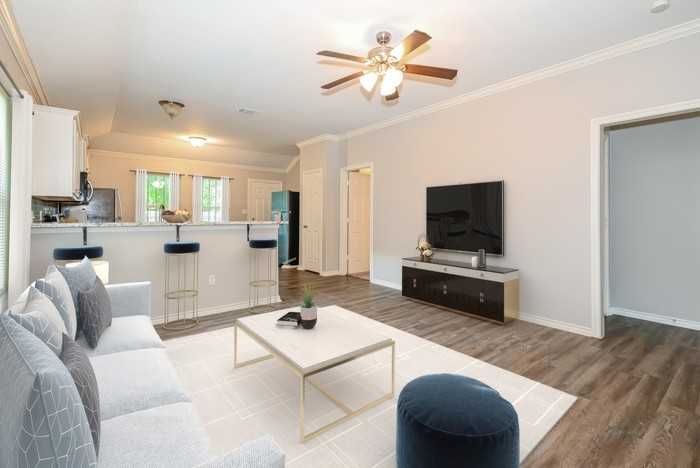 2513 Kirkley St - Photo 3 of 13