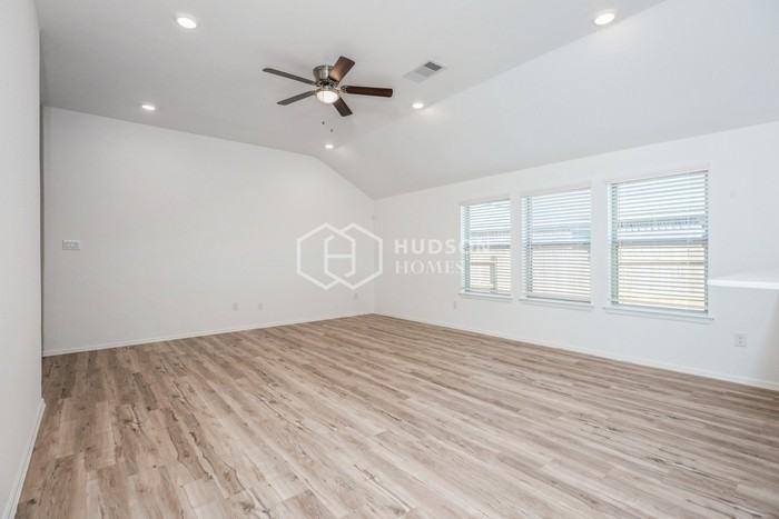 5104 Twin Summit Dr - Photo 3 of 17