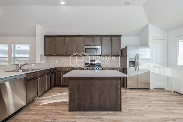 5104 Twin Summit Dr - Photo 5 of 17