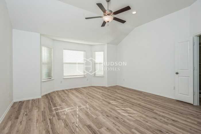 5104 Twin Summit Dr - Photo 7 of 17