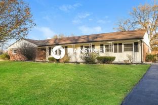 7427 Harcourt Rd - Photo 1 of 1
