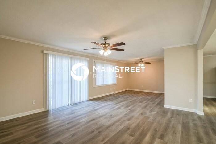 7427 Harcourt Rd - Photo 4 of 16