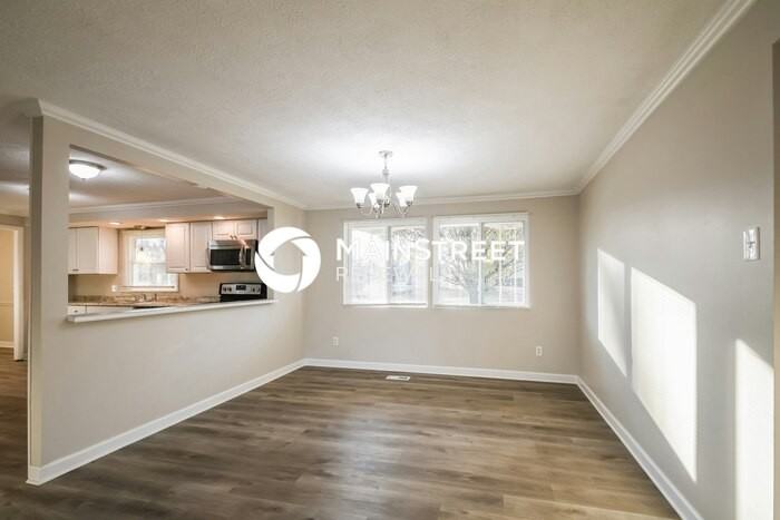 7427 Harcourt Rd - Photo 7 of 16