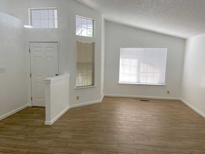 6628 Valley Wood Dr - Photo 3 of 28