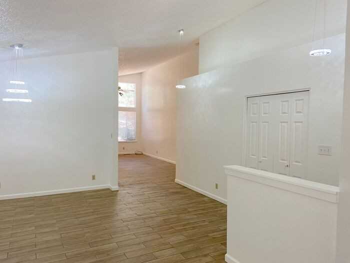 6628 Valley Wood Dr - Photo 5 of 28
