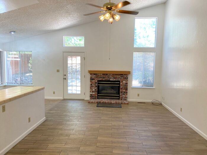 6628 Valley Wood Dr - Photo 6 of 28