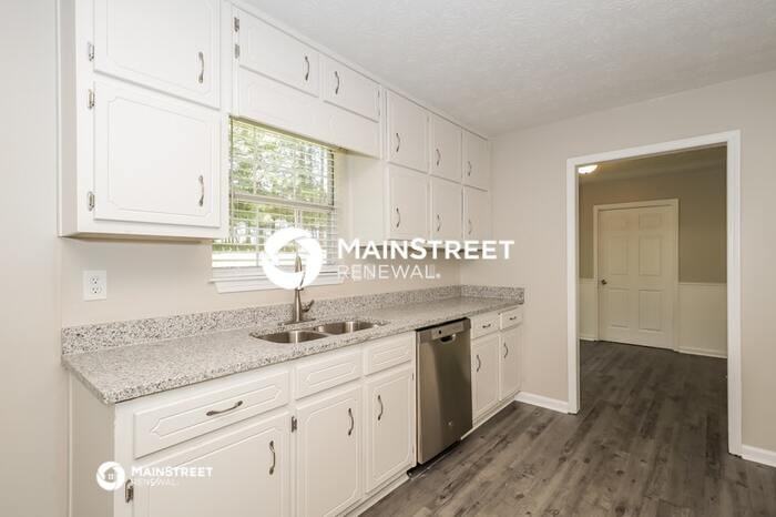 411 Grove Pointe Ct - Photo 6 of 16