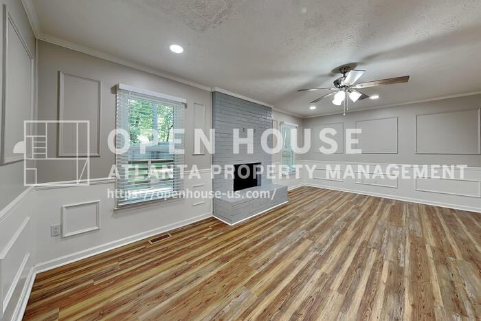 6839 Woodcreek Ln - Photo 5 of 22