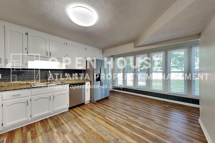 6839 Woodcreek Ln - Photo 7 of 22
