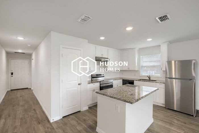 2402 Abigail Ln - Photo 5 of 14